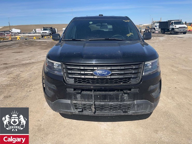 2019-ford-explorer-image-8