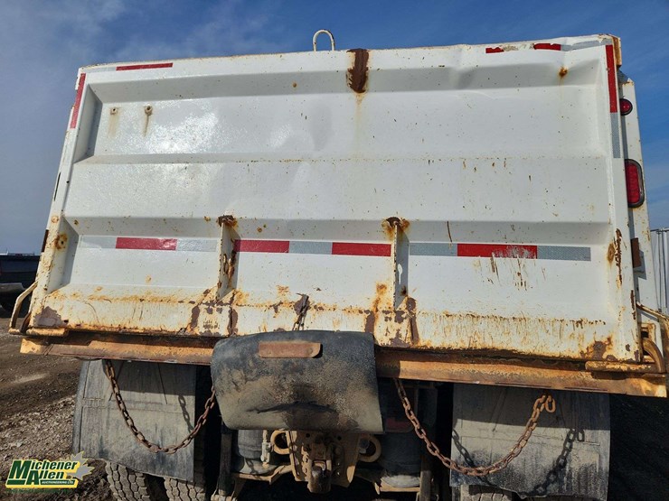 2001-mack-ch613-image-38