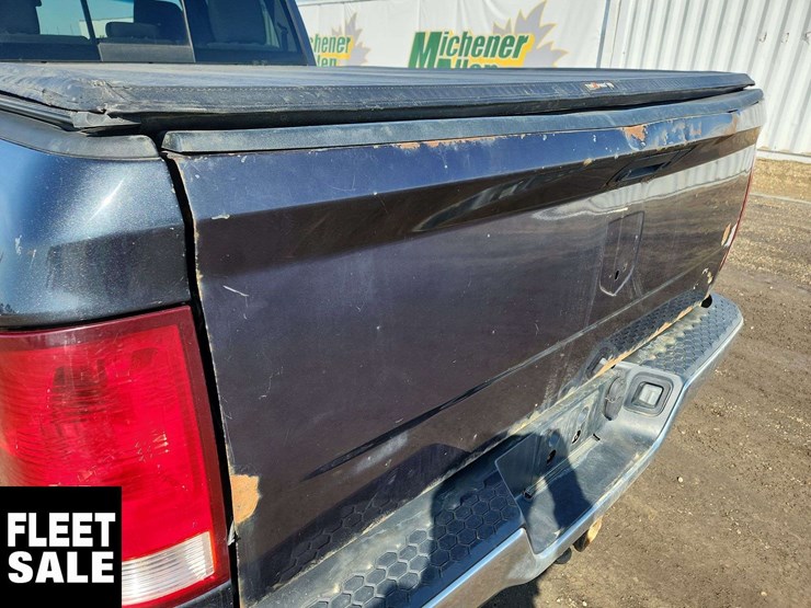 2013-dodge-3500-image-39