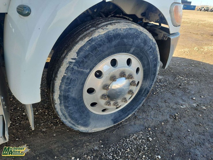 2011-peterbilt-337-image-33