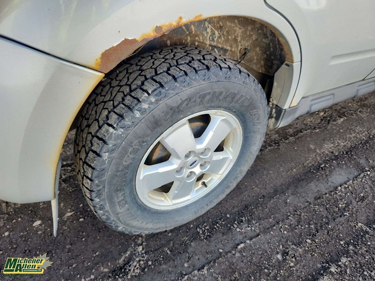 2008-ford-escape-image-12