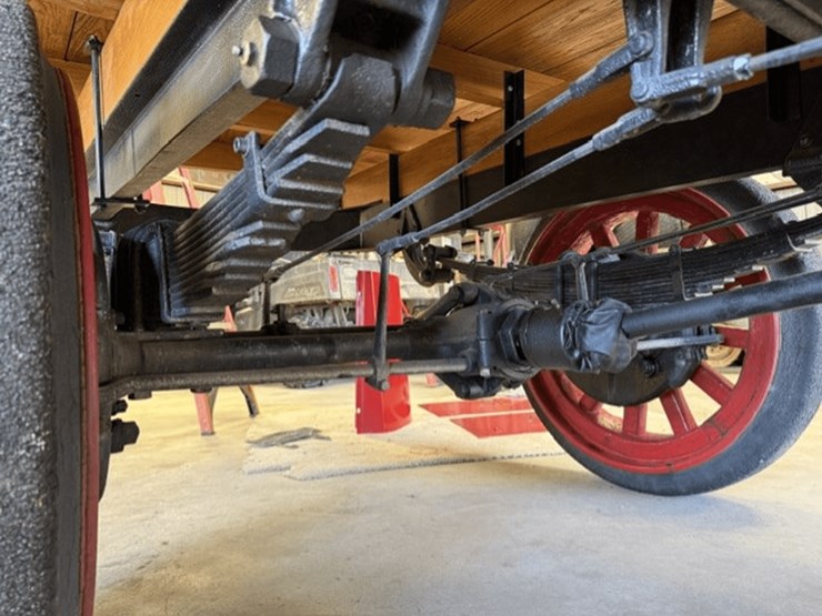 1920-traffic-truck-image-23