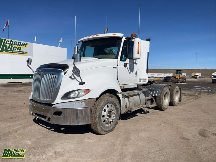 2010-international-prostar-image-1