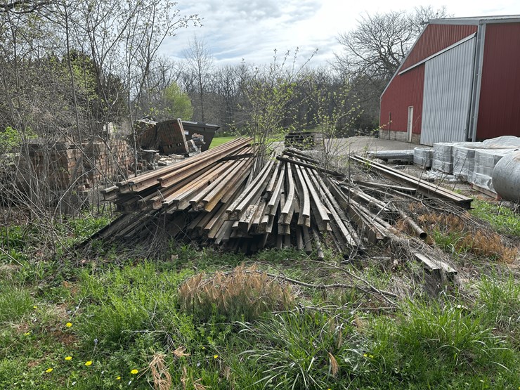 frick-steam-locomotive-with-track-image-256
