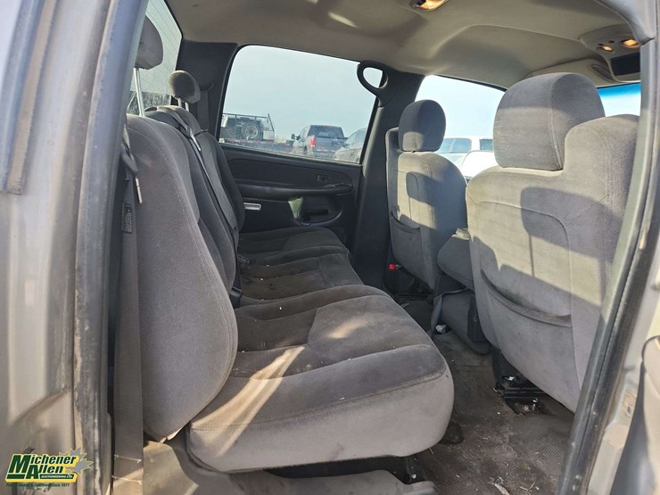 2003-gmc-sierra-3500-image-24