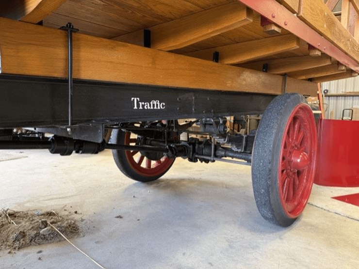 1920-traffic-truck-image-32