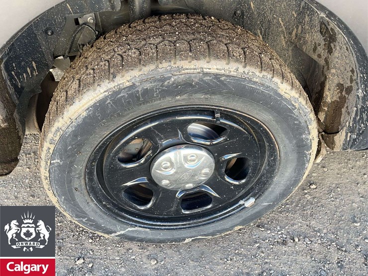 2019-ford-explorer-image-11