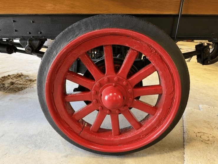 1920-traffic-truck-image-12