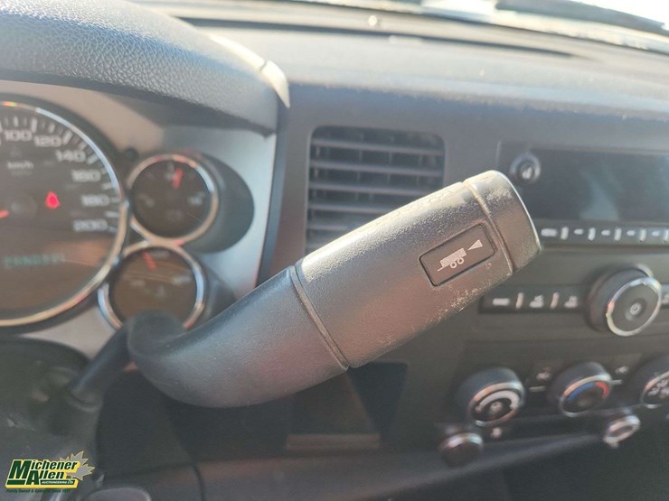 2010-chevrolet-silverado-1500-image-21