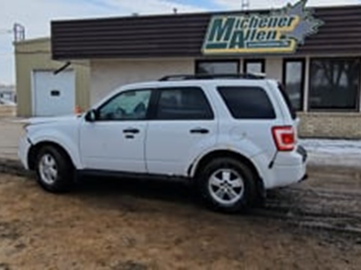 2011-ford-escape-image-5