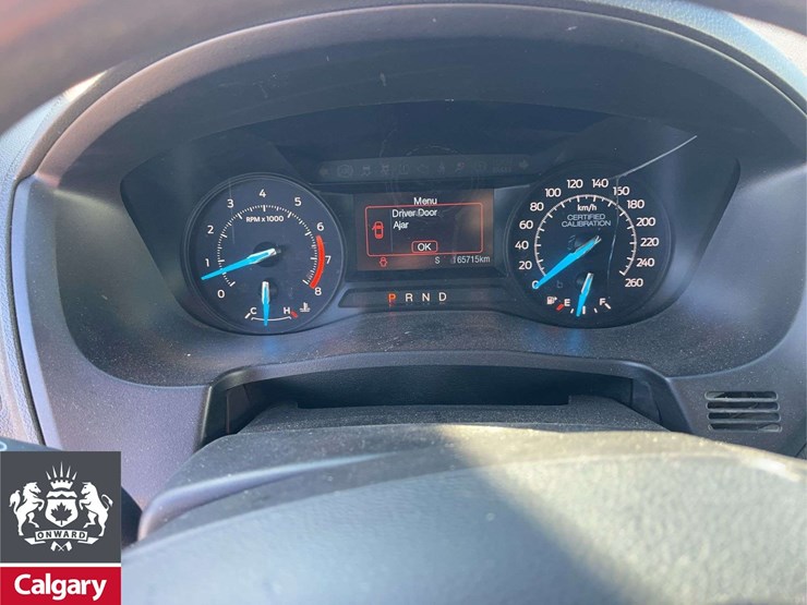 2019-ford-explorer-image-14