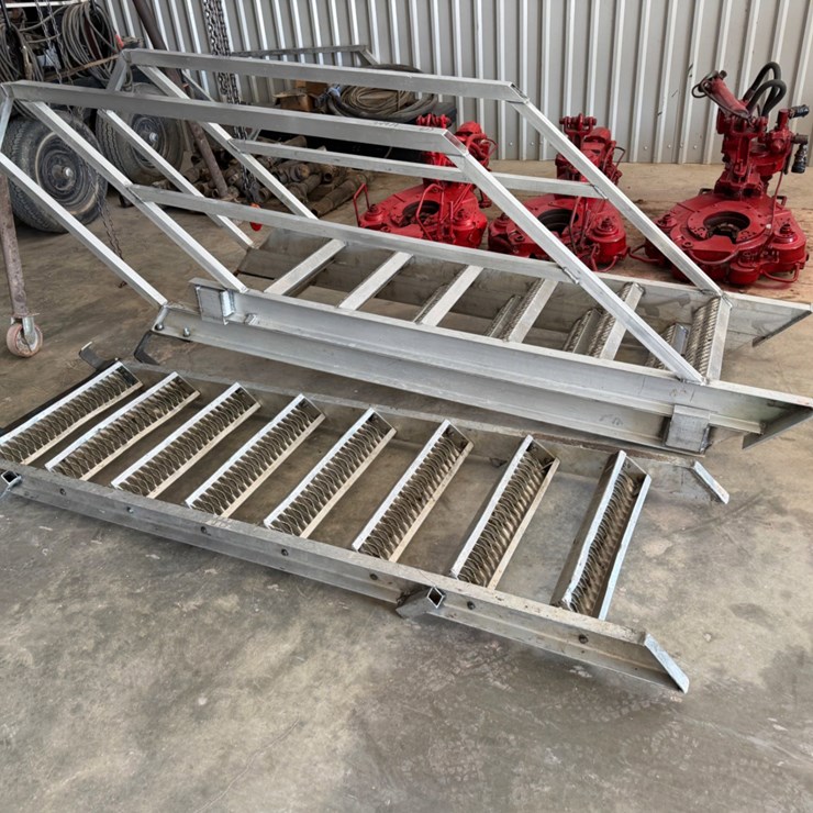 (2) 8’ Aluminum Rig Ladders