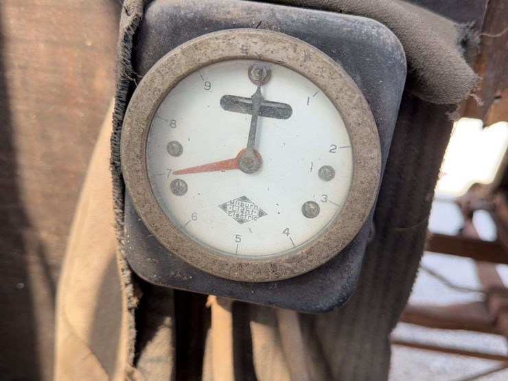 1916-milburn-electric-car-image-28