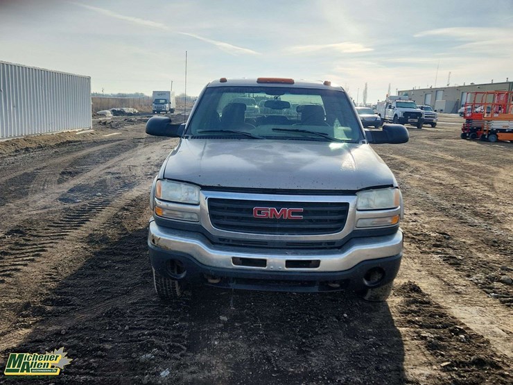 2003-gmc-sierra-3500-image-5