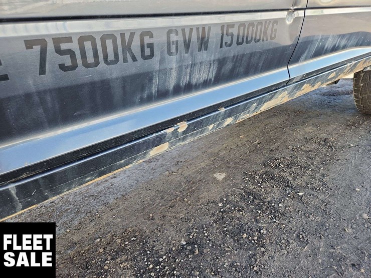 2013-dodge-3500-image-43