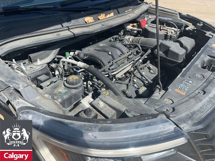 2019-ford-explorer-image-23