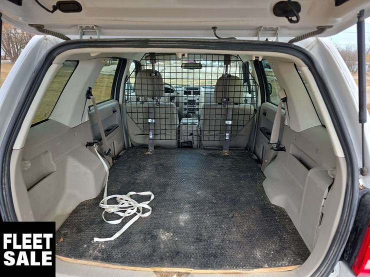 2011-ford-escape-image-29