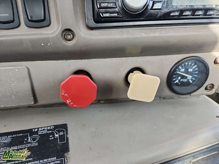 2001-mack-ch613-image-14