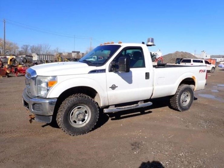 2016-ford-f350-xlt-image-1