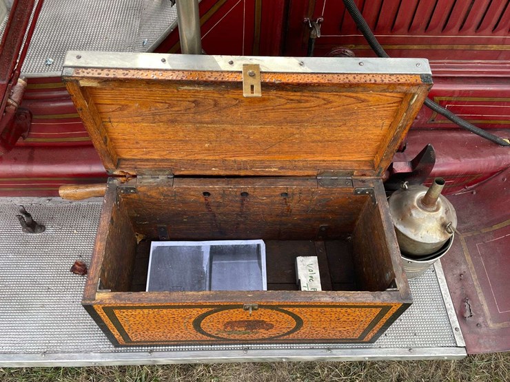 1917-american-la-france-firetruck-image-45