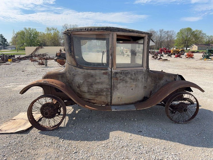 1916-milburn-electric-car-image-4