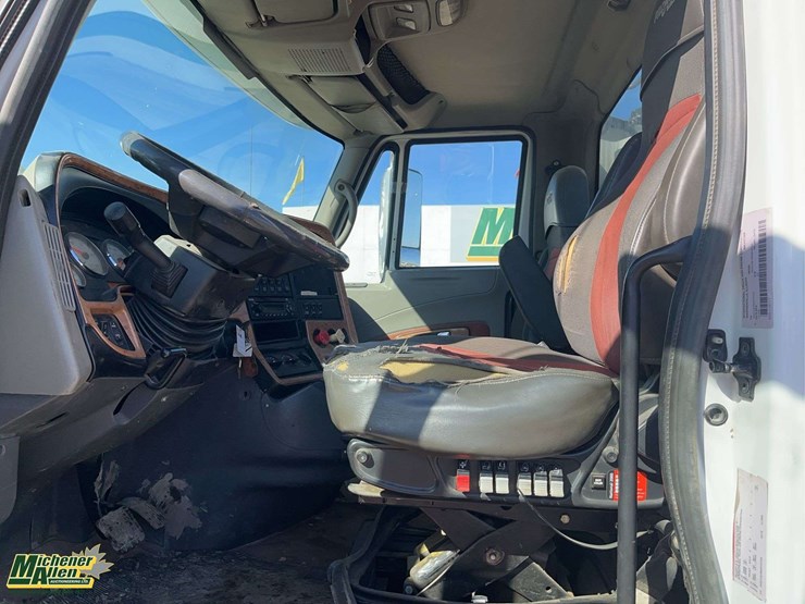 2010-international-prostar-image-13