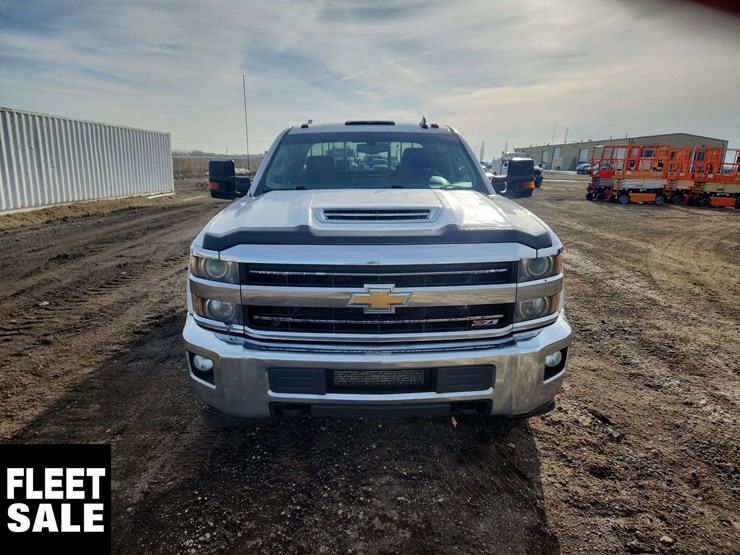 2019-chevrolet-silverado-3500hd-image-18