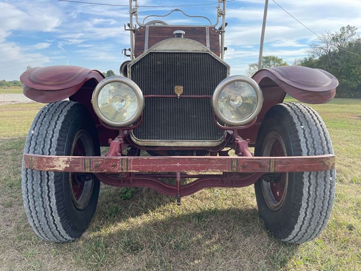 1917-american-la-france-firetruck-image-10
