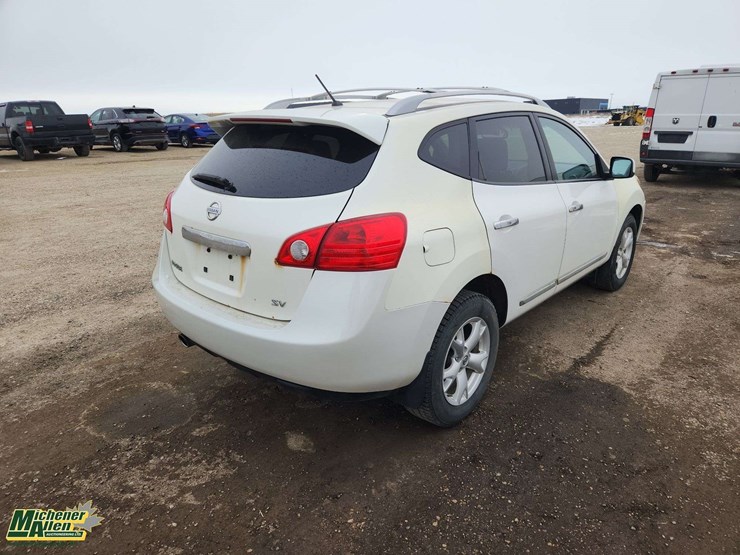 2013-nissan-rogue-image-4