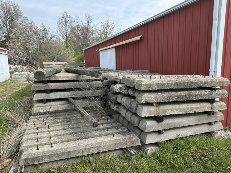 frick-steam-locomotive-with-track-image-259