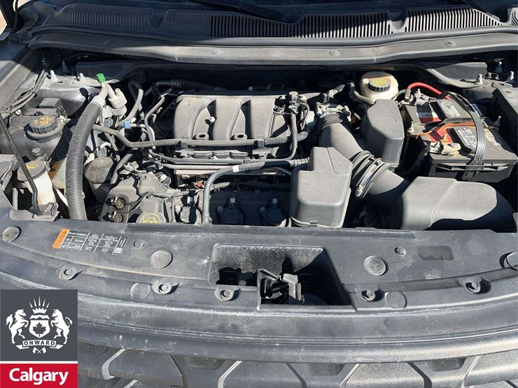 2019-ford-explorer-image-23