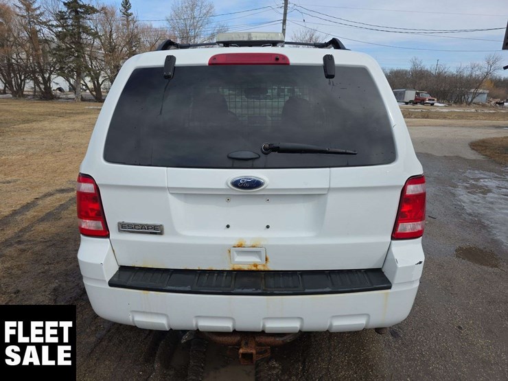 2011-ford-escape-image-7