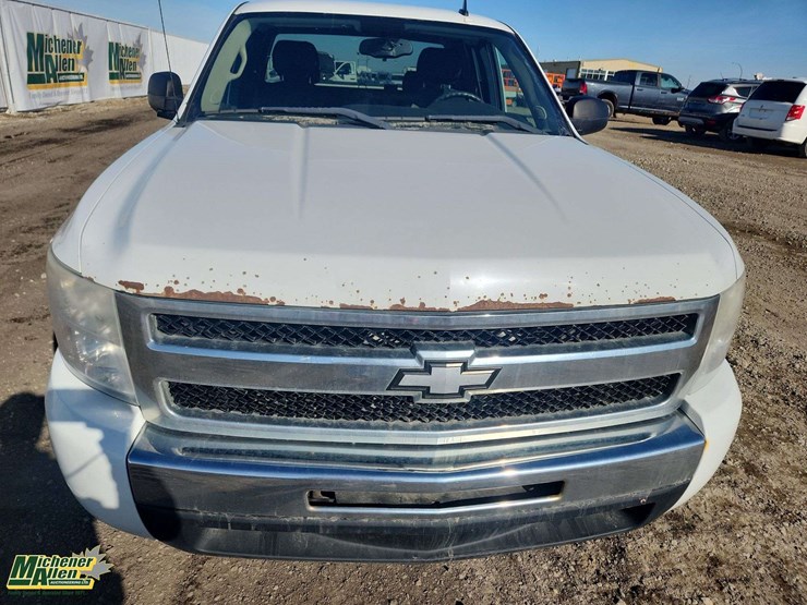 2010-chevrolet-silverado-1500-image-32
