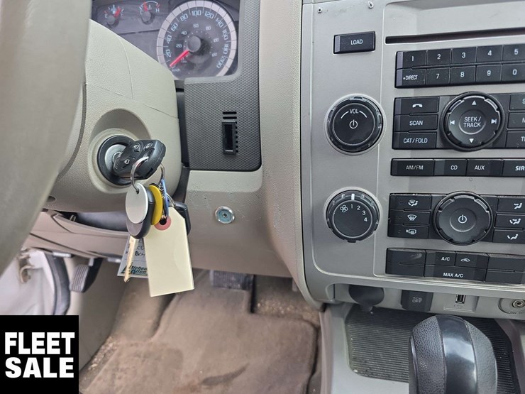 2011-ford-escape-image-23