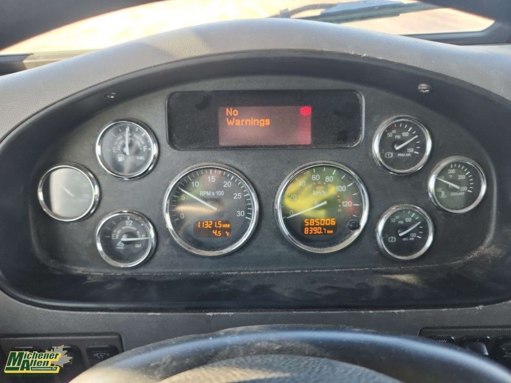 2011-peterbilt-337-image-11