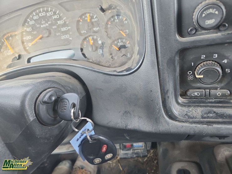 2003-gmc-sierra-3500-image-17