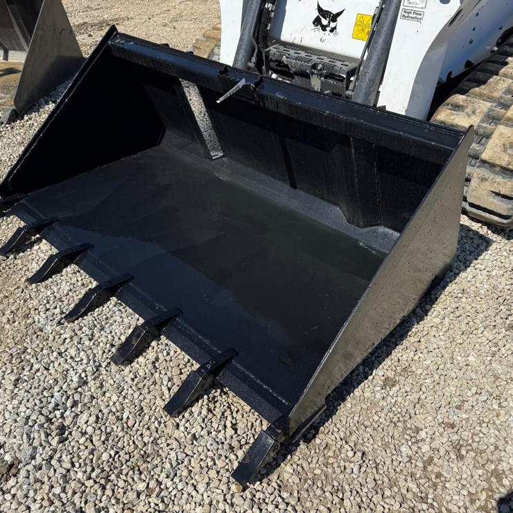 Wildcat 72" Skid Steer High Capacity Tooth Bucket