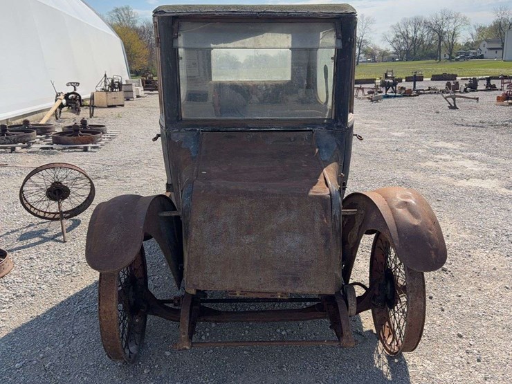 1916-milburn-electric-car-image-2