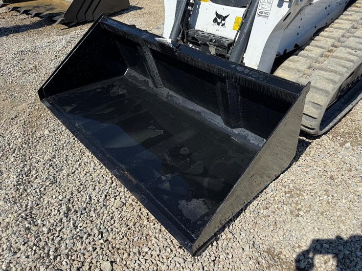 wildcat-80"-skid-steer-high-capacity-bucket-image-1