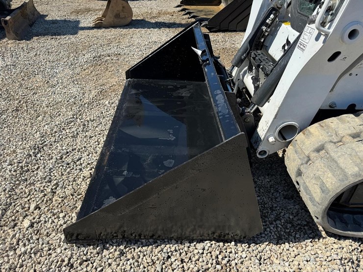 wildcat-80"-skid-steer-high-capacity-bucket-image-5