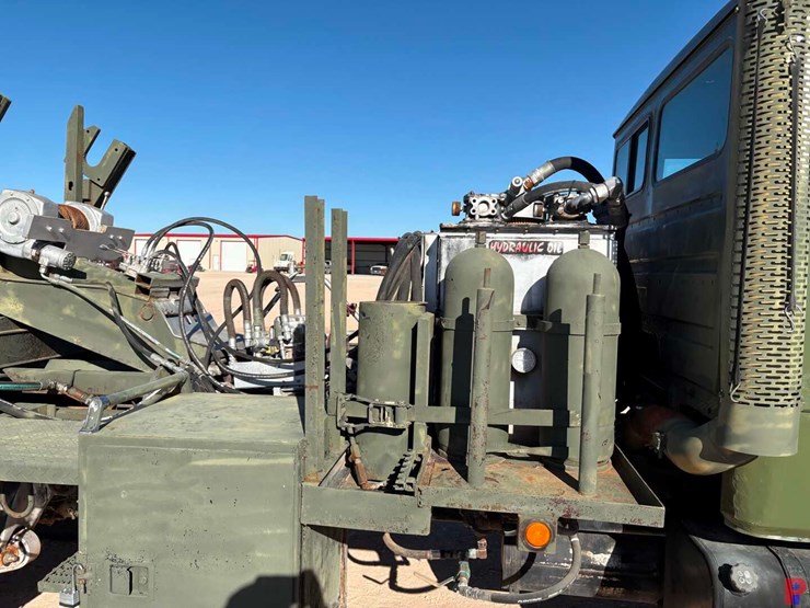 2001-freightliner-fl70-image-4