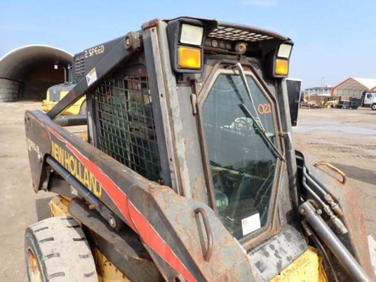 2005-new-holland-ls185b-image-21