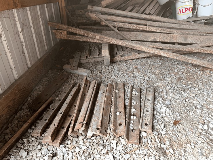 frick-steam-locomotive-with-track-image-260