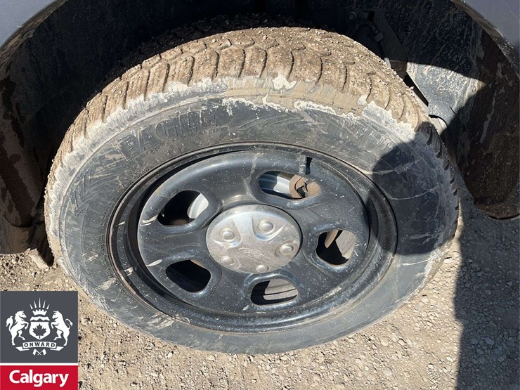 2019-ford-explorer-image-10