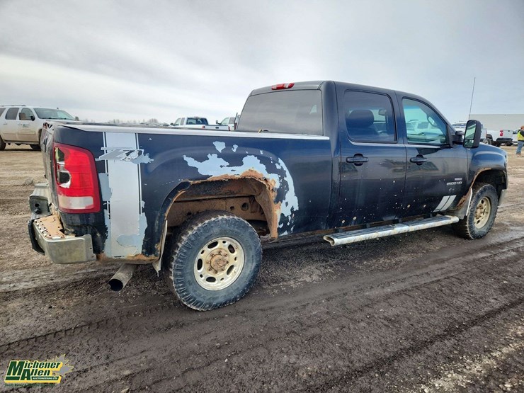 2010-gmc-sierra-2500hd-image-5