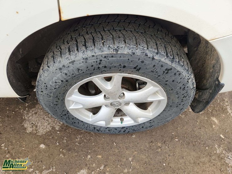 2013-nissan-rogue-image-11