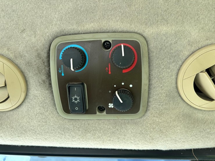 john-deere-4720-image-27