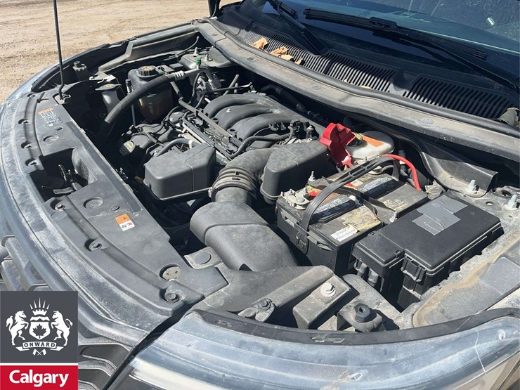 2019-ford-explorer-image-25