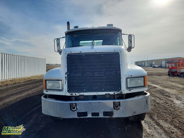 2001-mack-ch613-image-8