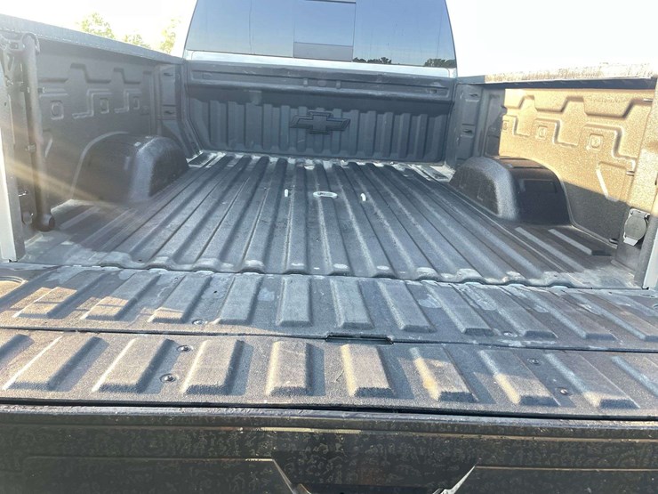 2024-chevrolet-silverado-2500-image-16